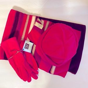 NWT girls St. John’s Bay scarf, hat, gloves set